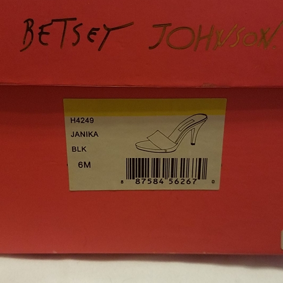 Betsy Johnson Janika Sandles - Picture 6 of 8